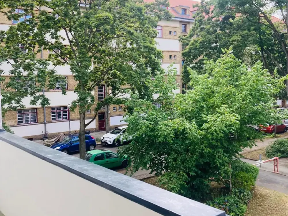 Erstbezug nach Sanierung: Stilvolles & voll möbliertes 2-Zimmer-Apartment mit Balkon in Spandau