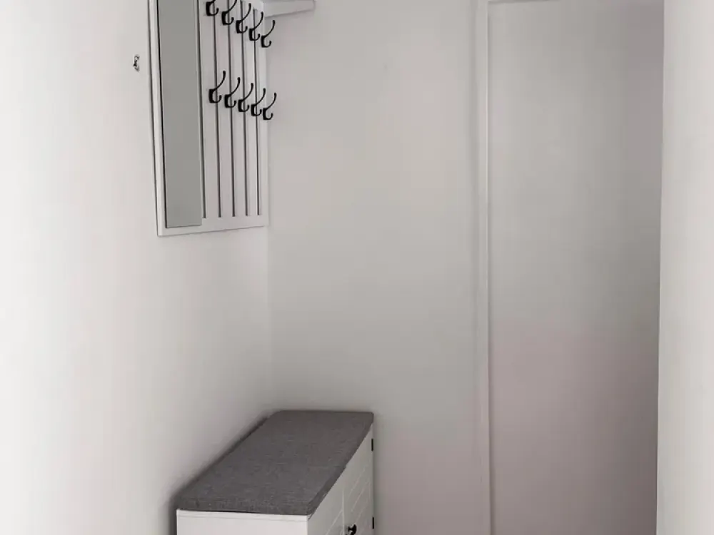 Erstbezug nach Sanierung: Stilvolles & voll möbliertes 2-Zimmer-Apartment mit Balkon in Spandau