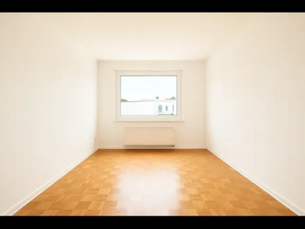 Helle 3-Zimmer Wohnung (81m²) mit Einbauküche, Balkon mit Markise und Tiefgarage.