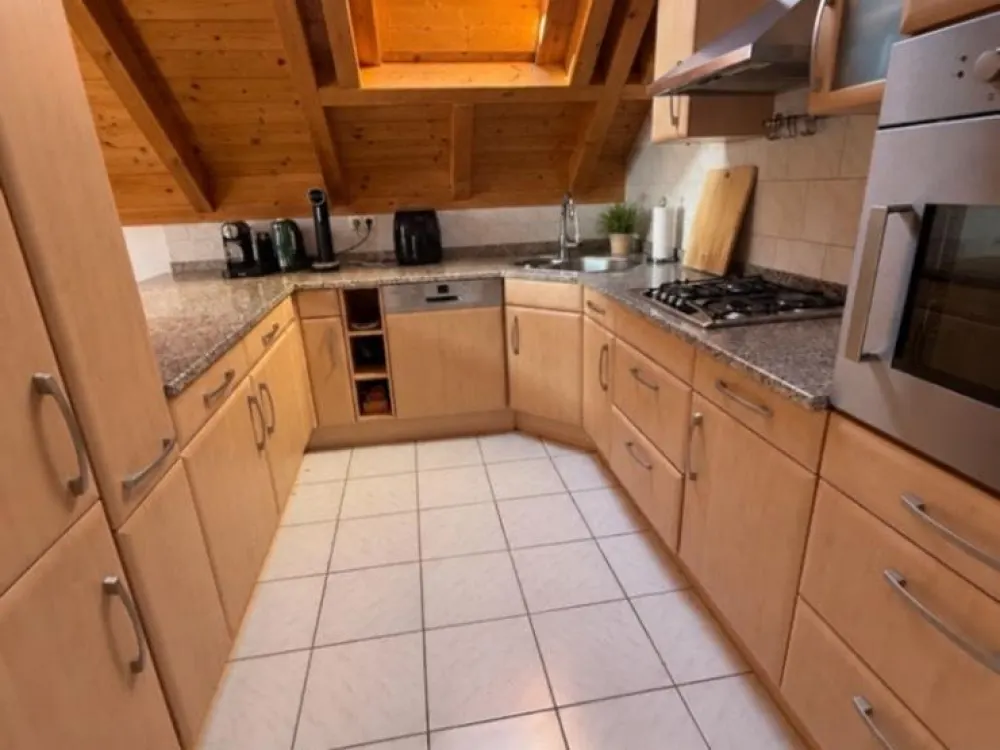 1 WG. Zimmer 15qm In einer Dreier WG