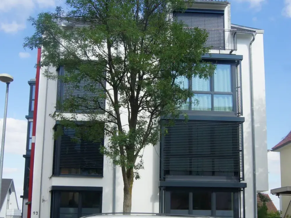 Wunderschöne, helle 2,5-Zimmer-Wohnung mit Balkon und Garten - provisionsfrei
