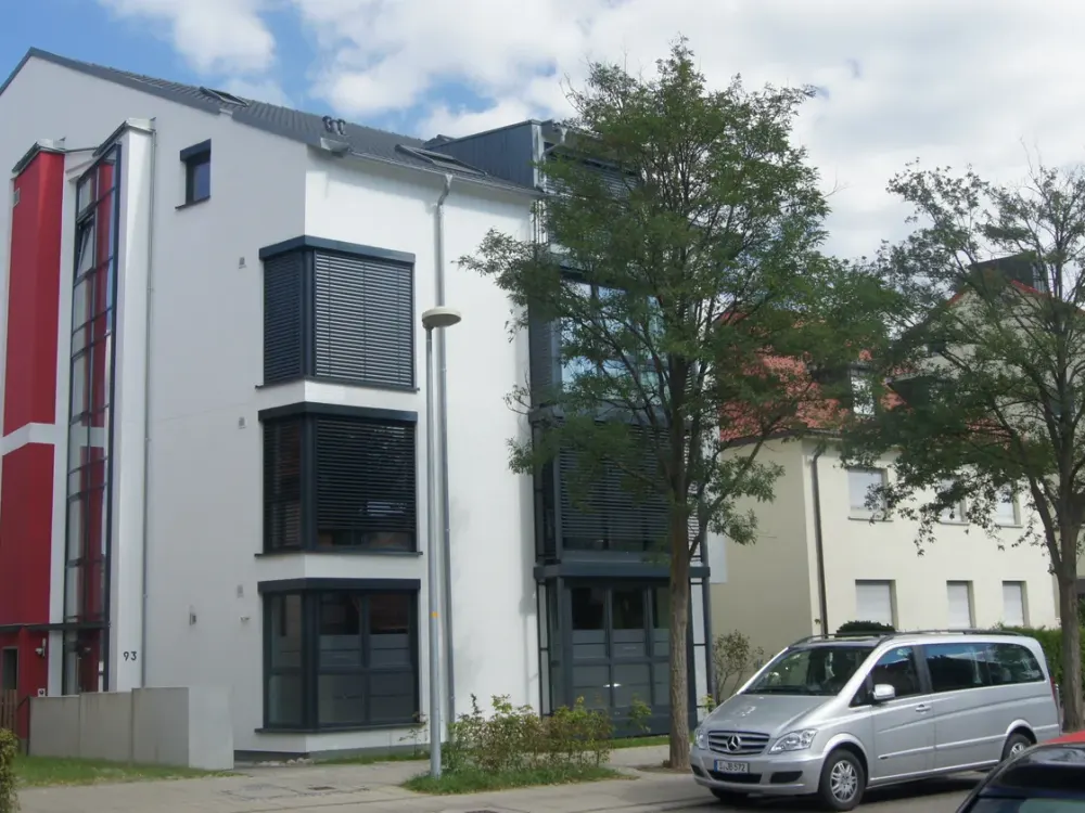 Wunderschöne, helle 2,5-Zimmer-Wohnung mit Balkon und Garten - provisionsfrei