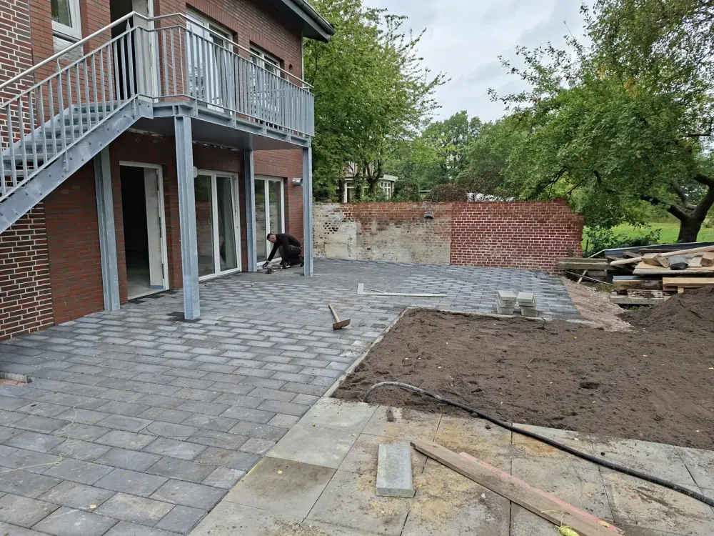 Neue Erdgeschoßwohnung barrierefrei mit großer Terrasse