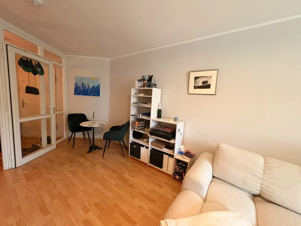 HELLE 2-ZI. WOHNUNG MIT EBK, BALKON, KELLER IN GUTER LAGE