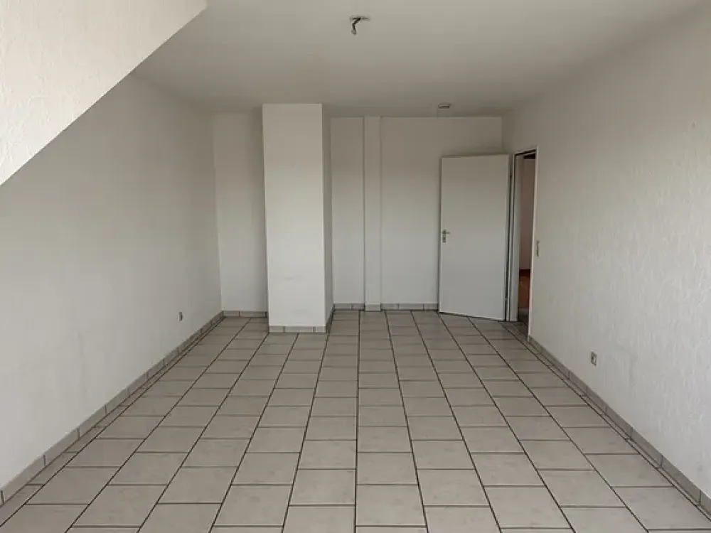 Gepflegte Dachgeschosswohnung in Köln-Höhenberg