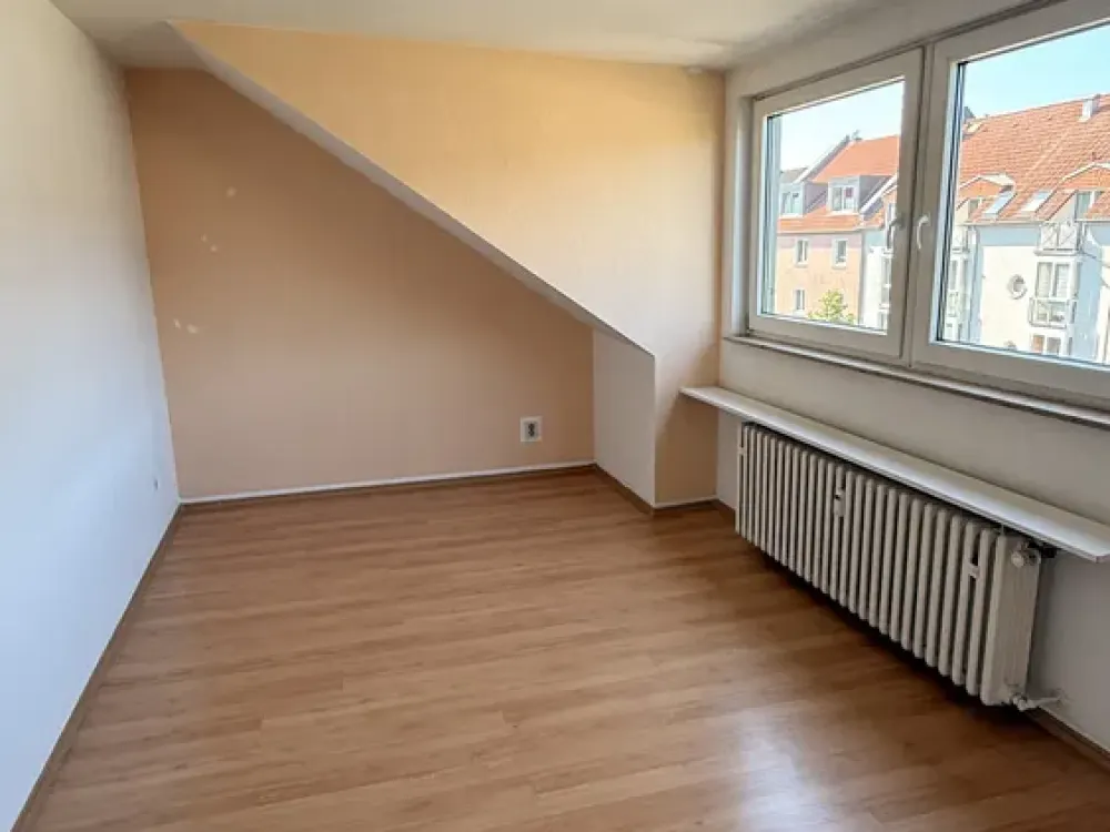 Gepflegte Dachgeschosswohnung in Köln-Höhenberg
