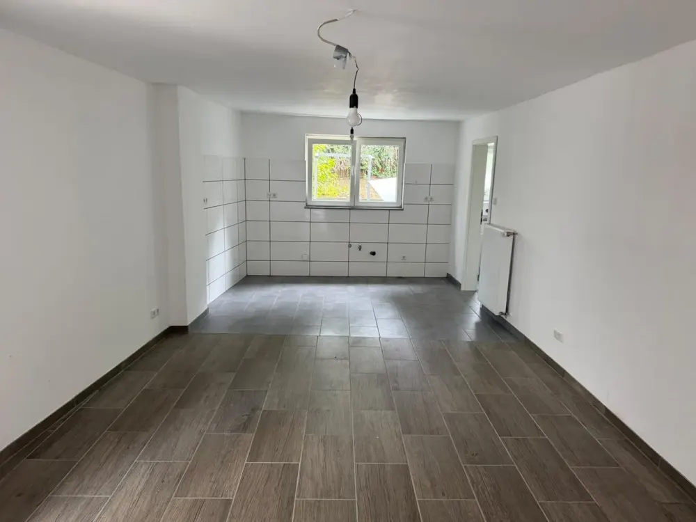 Renovated 2-room apartment with kitchen and bathroom