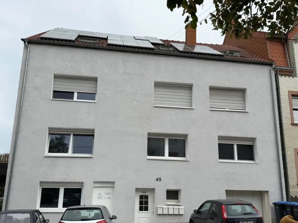 Renovated 2-room apartment with kitchen and bathroom