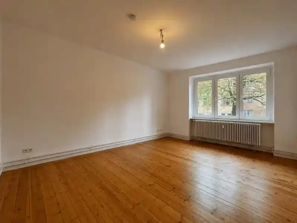 Drei-Zimmer-Hochparterrewohnung in ruhiger Lage - HP li.