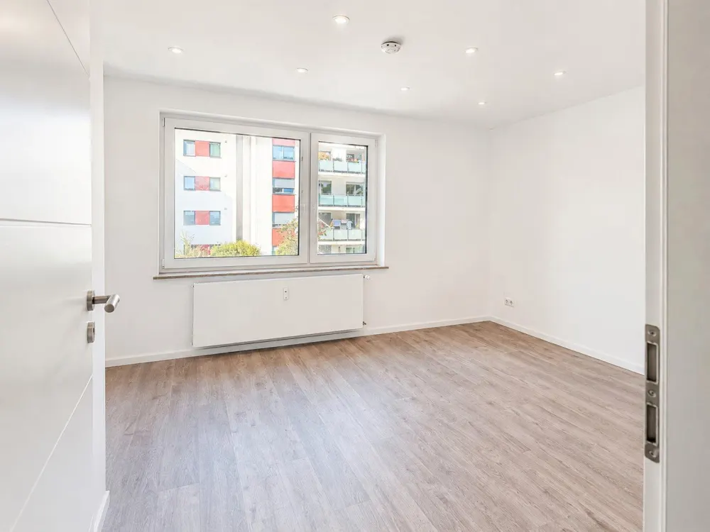 Erstbezug nach Kernsanierung: Moderne 2-Zimmer-Wohnung mit großem