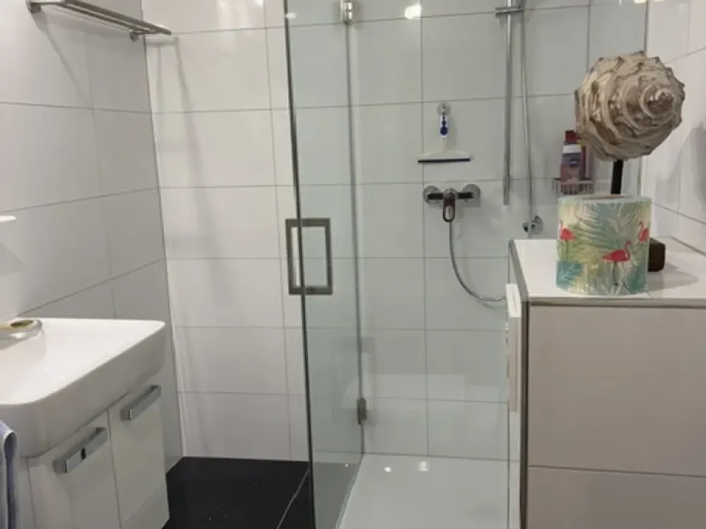 2 Zi Wohnung in Oberkassel 250m zum Rhein