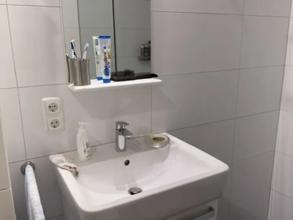 2 Zi Wohnung in Oberkassel 250m zum Rhein