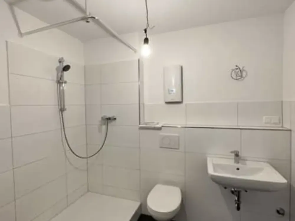 renovierte 2-Zimmer-Wohnung in Düsseldorf-Rath