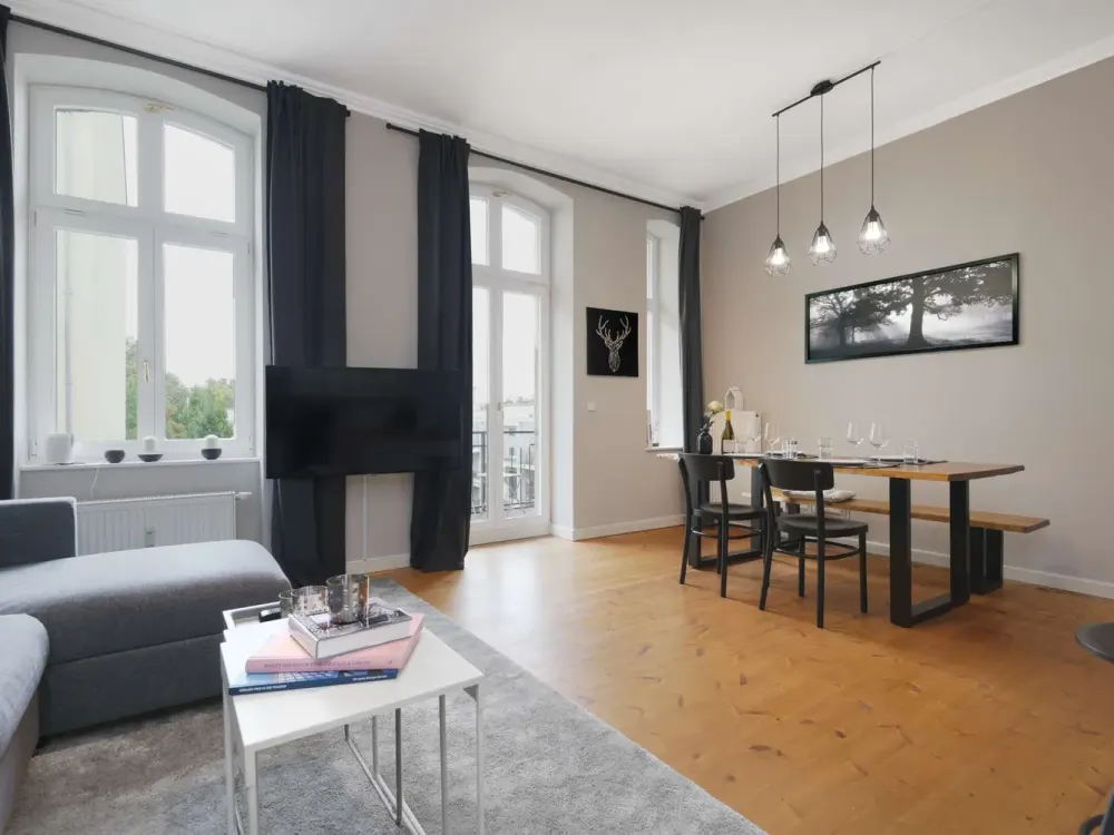 Schöne 3-Zimmer Wohnung, komplett hochwertig möbliert in Berlin Mitte verfügbar ab 15.10.2024