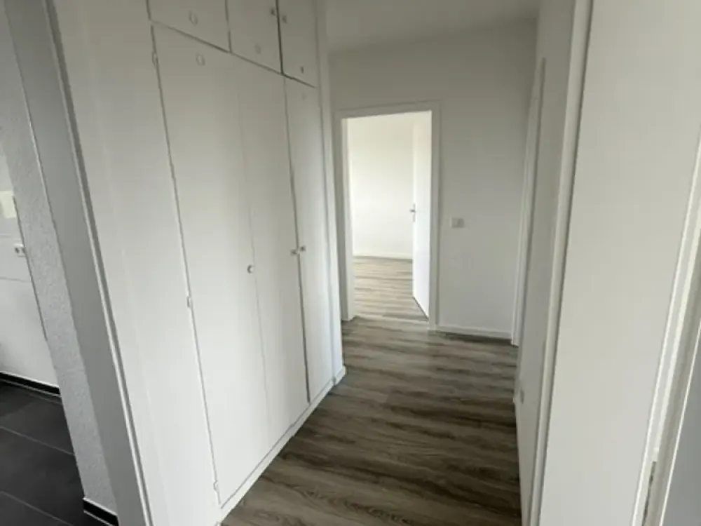 Frisch saniert & ganz oben: Hier wohnt die kleine Familie mit großem Ausblick & 2 Monate Mietfrei!