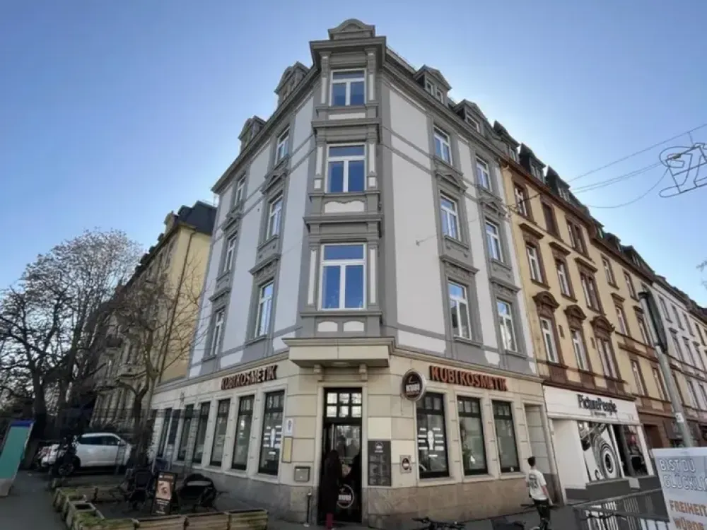 Gemütliche & möblierte Altbauwohnung in Frankfurt Nordend-Ost