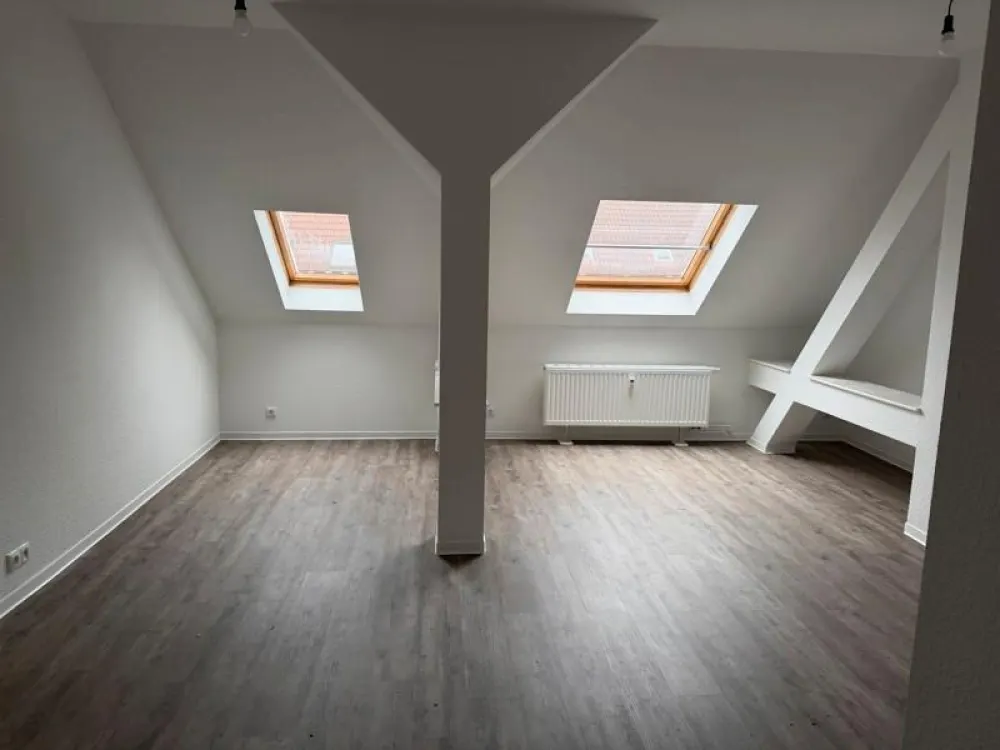2 Zimmer Dachgeschoss-Wohnung in Leipzig Leutzsch