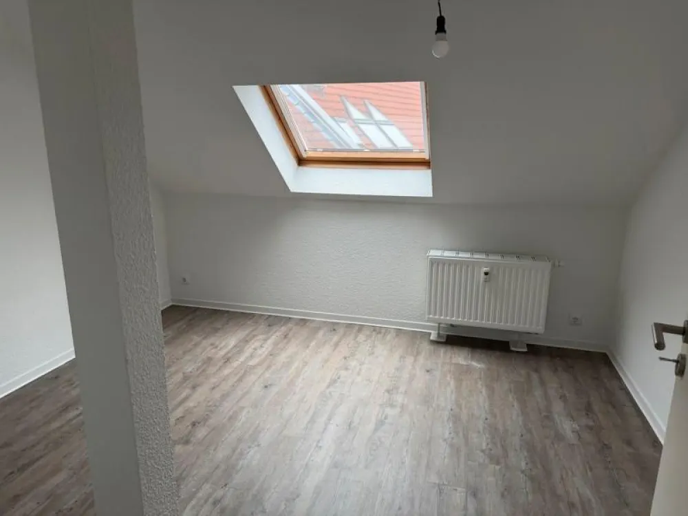 2 Zimmer Dachgeschoss-Wohnung in Leipzig Leutzsch