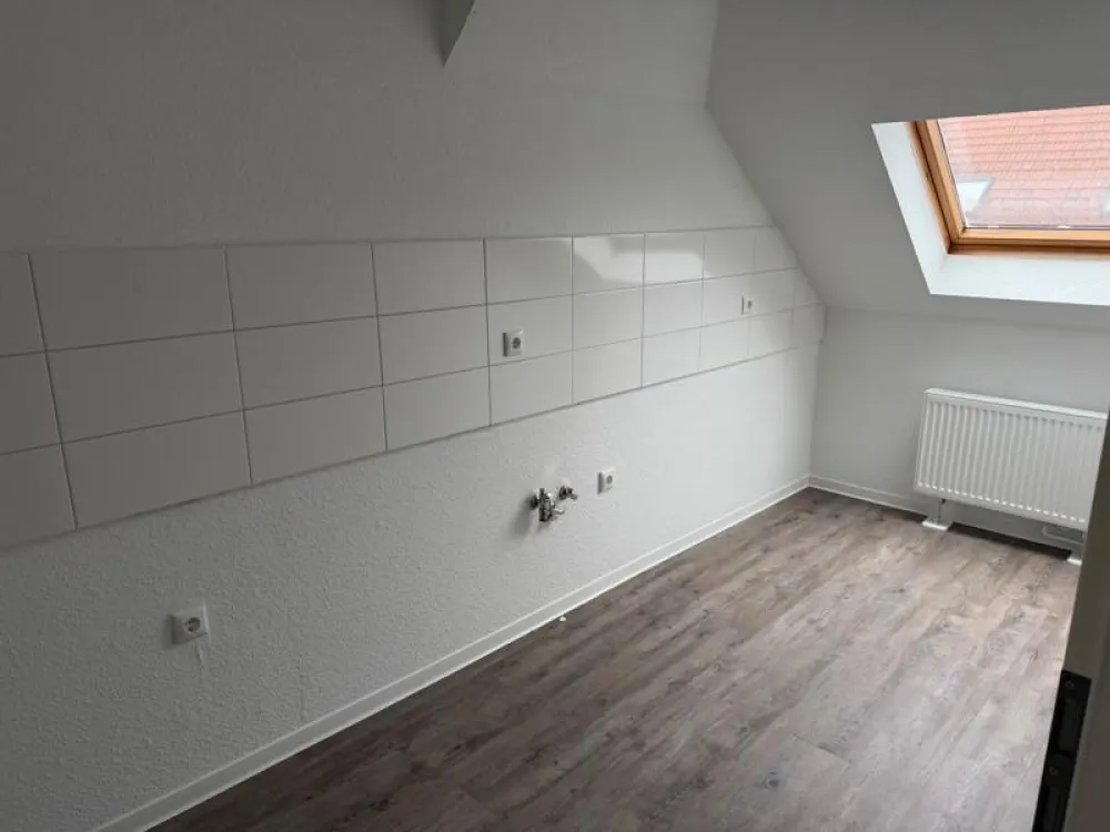 2 Zimmer Dachgeschoss-Wohnung in Leipzig Leutzsch