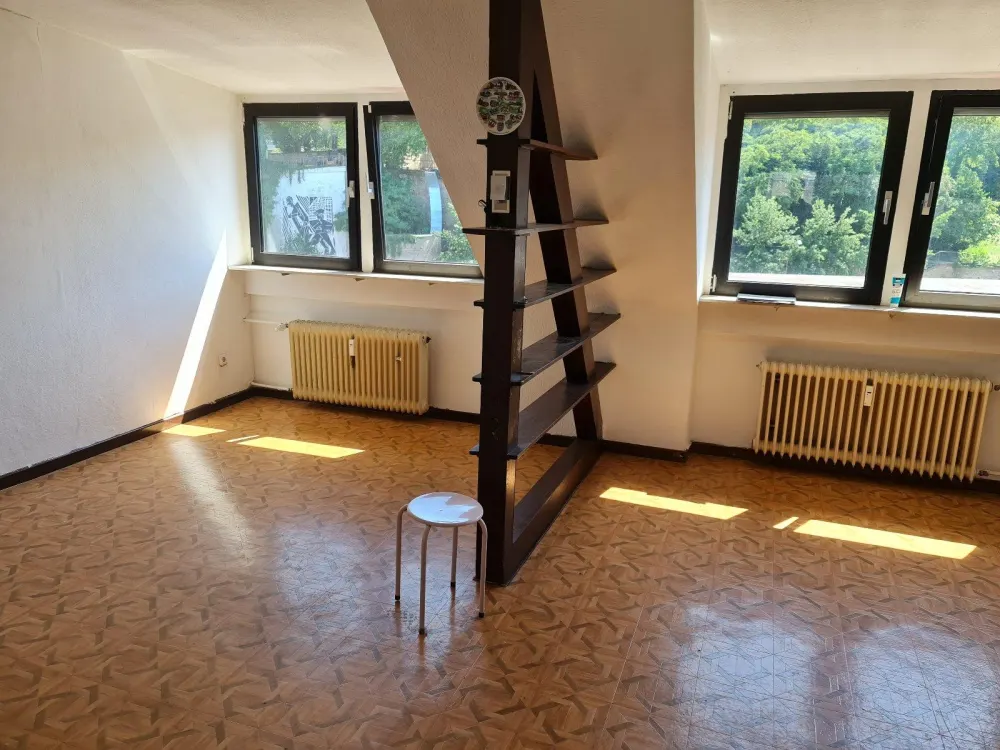 Alt-Saarbrücken / Nähe HTW: gemütliche 3 ZKB-Dachgeschosswohnung