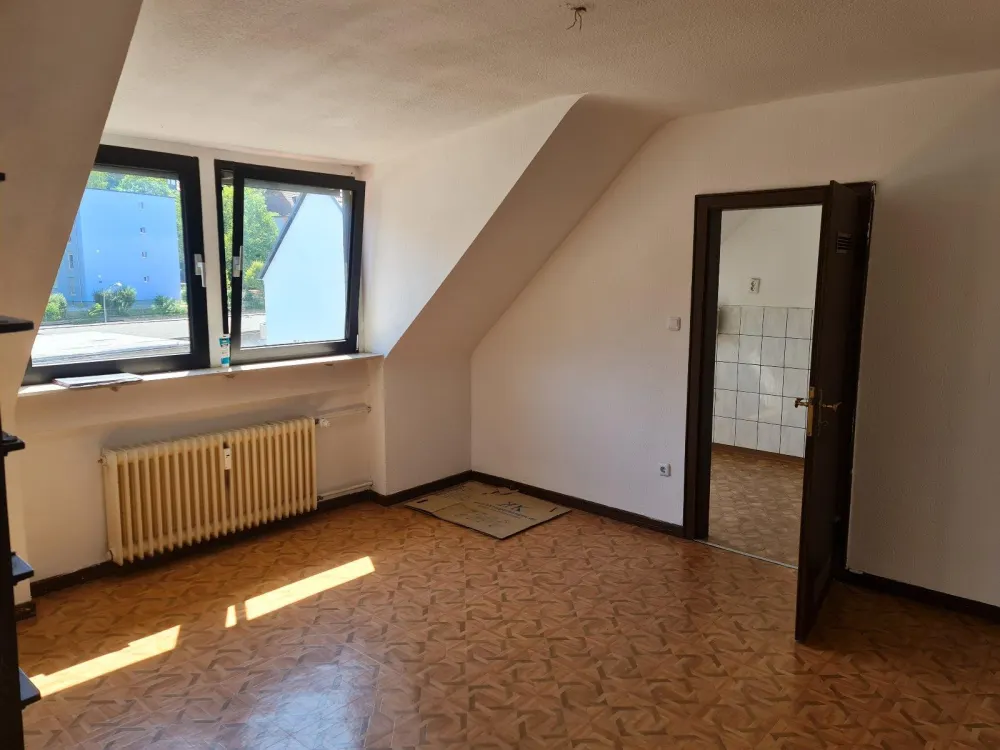 Alt-Saarbrücken / Nähe HTW: gemütliche 3 ZKB-Dachgeschosswohnung