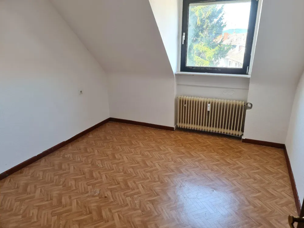 Alt-Saarbrücken / Nähe HTW: gemütliche 3 ZKB-Dachgeschosswohnung