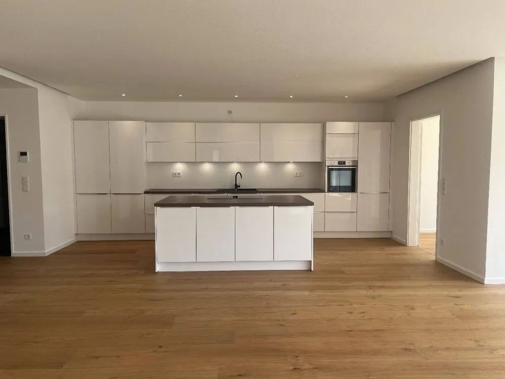 Dream Apartment on Rochusweg - 3.5 Rooms, 2 Bathrooms, Balcony, Fitted Kitchen, Underground Garage!