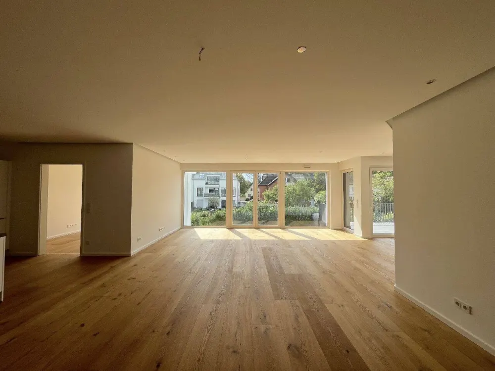 Dream Apartment on Rochusweg - 3.5 Rooms, 2 Bathrooms, Balcony, Fitted Kitchen, Underground Garage!