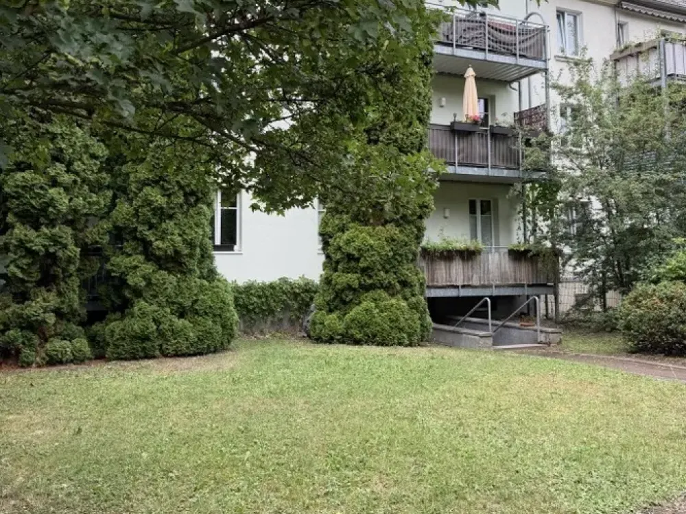 Gemütliche Wohnung mit Balkon und Tageslichtbad mit Wanne!