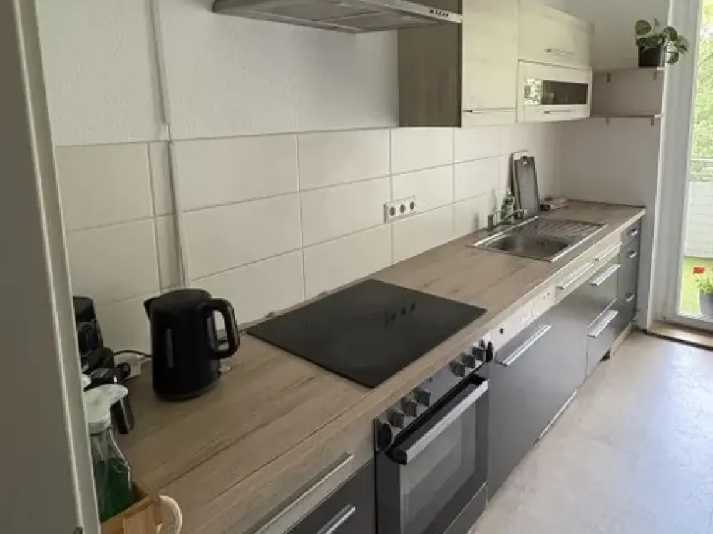 Gemütliche Wohnung mit Balkon und Tageslichtbad mit Wanne!