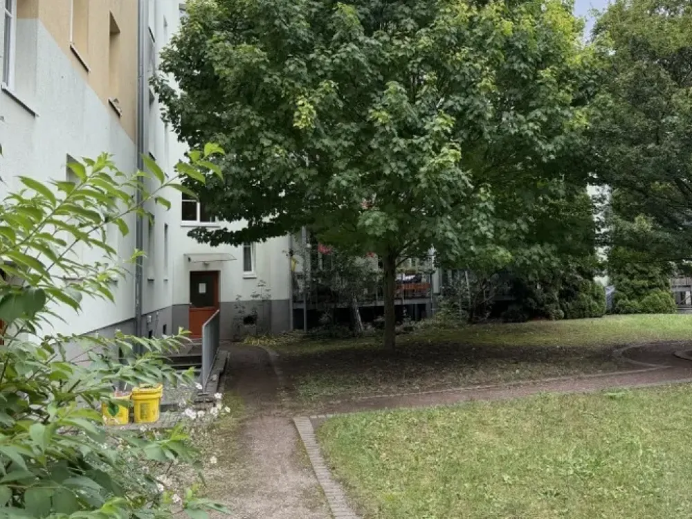 Gemütliche Wohnung mit Balkon und Tageslichtbad mit Wanne!
