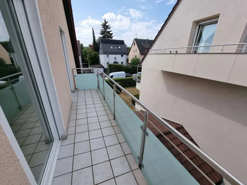 Schöne 4-Zi.-Wohnung mit Balkon und Garage