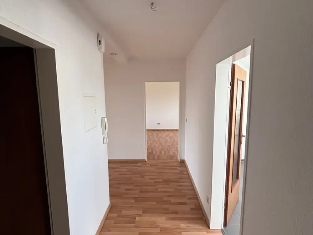 Bright 3-Room Attic Apartment with Balcony View in Hannover