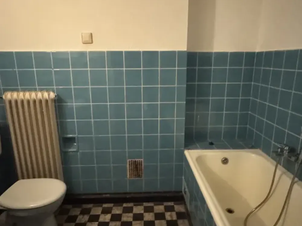 2 Zi., Küche/Diele/Bad/Balkon, 65m², unweit der Altstadt Düsseldorf