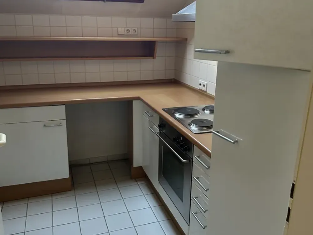 Charmante 3-Zimmer-DG-Wohnung im 4. OG in Bad Cannstatt mit einmaliger Aussicht