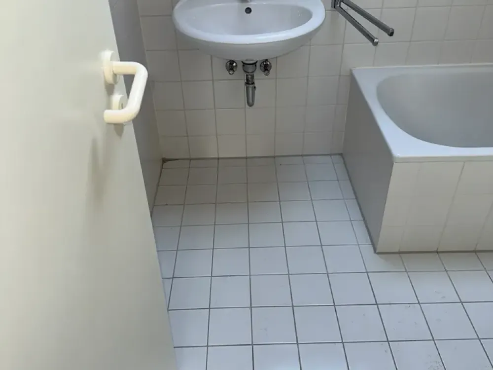 Charmante 3-Zimmer-DG-Wohnung im 4. OG in Bad Cannstatt mit einmaliger Aussicht