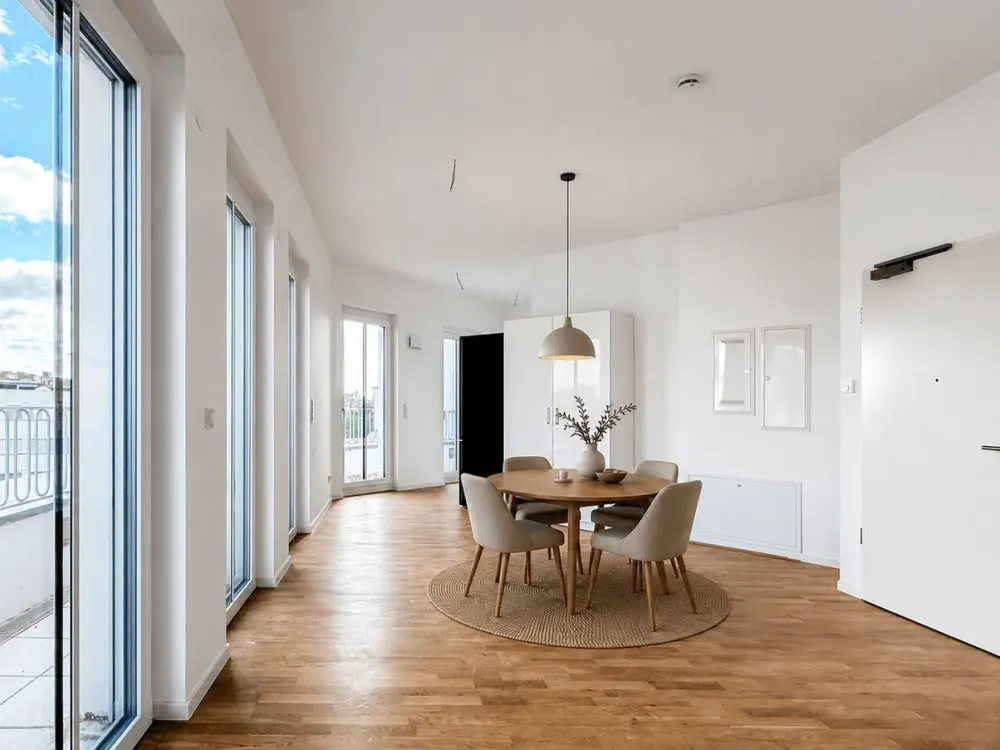 Dachgeschosswohnung nah Schloß Charlottenburg - Großzügige 2 Zimmerwohnung am Mierendorffplatz
