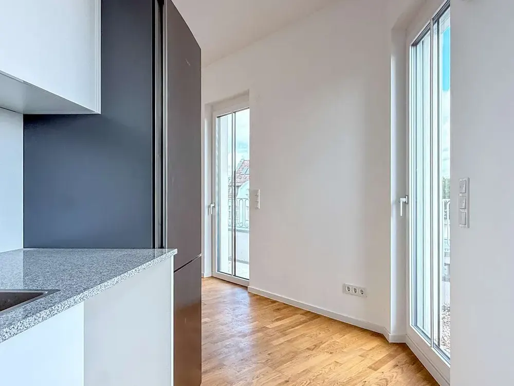 Dachgeschosswohnung nah Schloß Charlottenburg - Großzügige 2 Zimmerwohnung am Mierendorffplatz