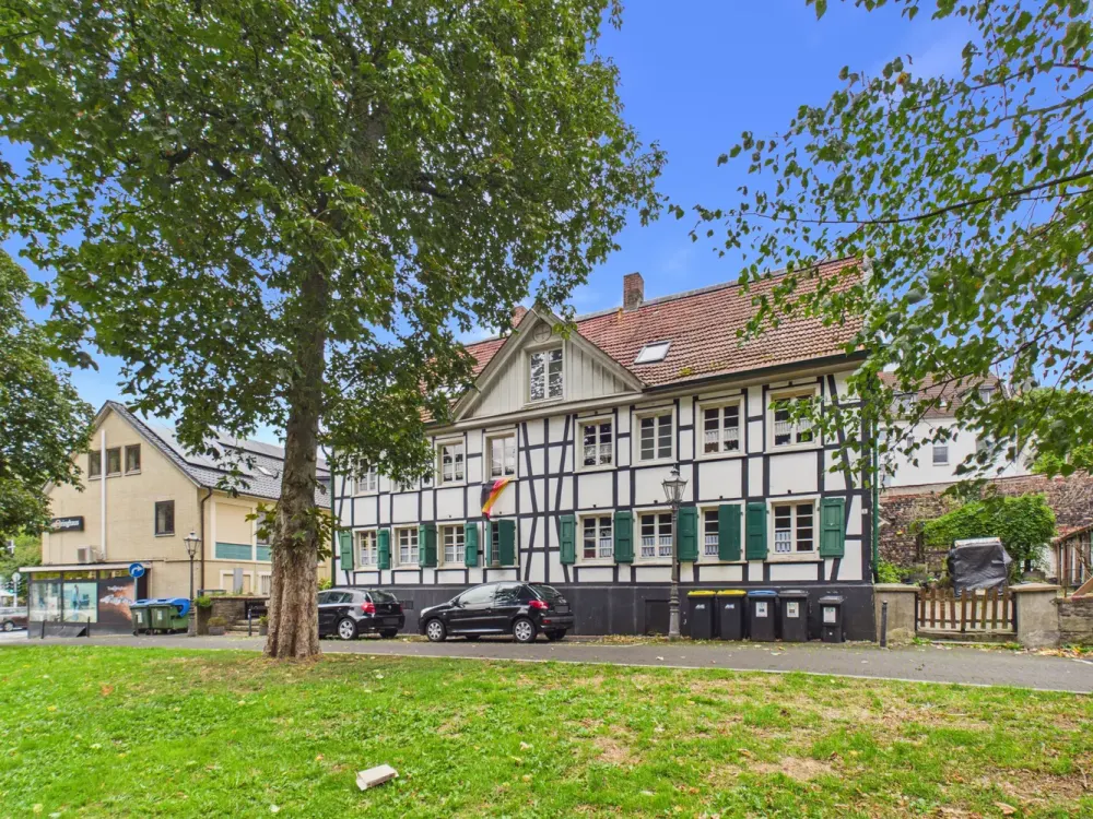Wohnen mit Charakter, besondere 4-Zimmer-Wohnung über zwei Etagen