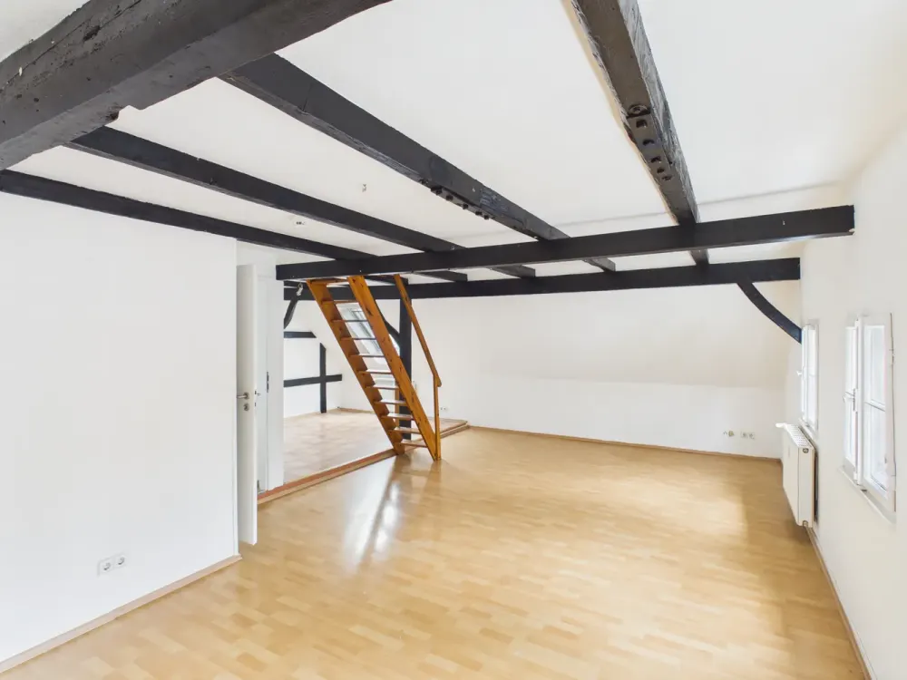 Wohnen mit Charakter, besondere 4-Zimmer-Wohnung über zwei Etagen