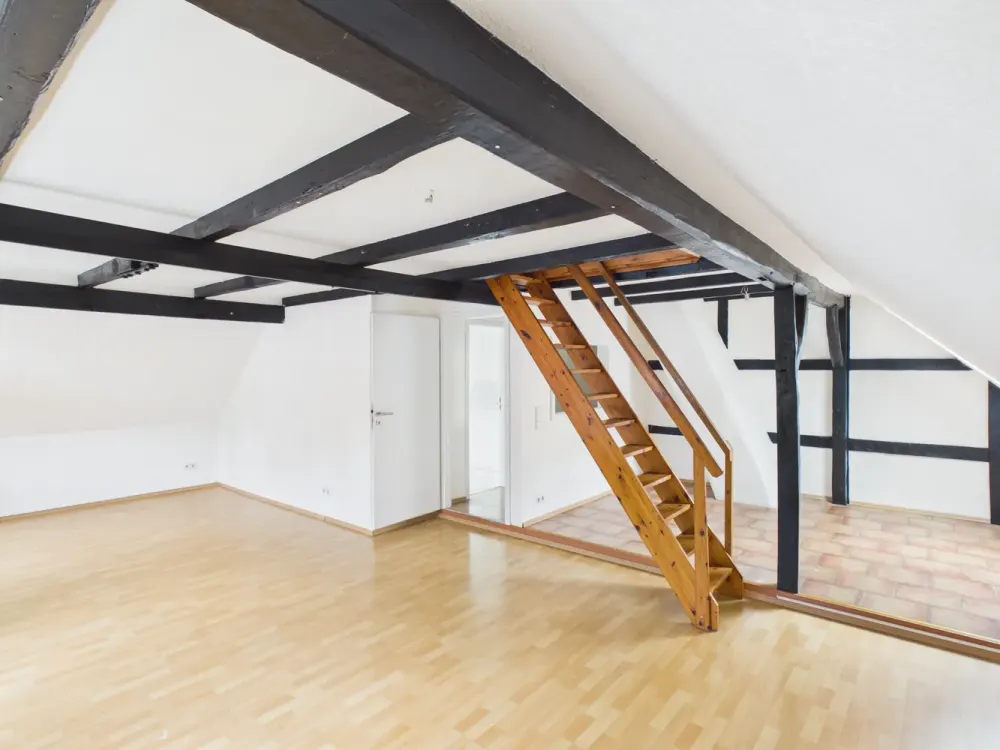 Wohnen mit Charakter, besondere 4-Zimmer-Wohnung über zwei Etagen