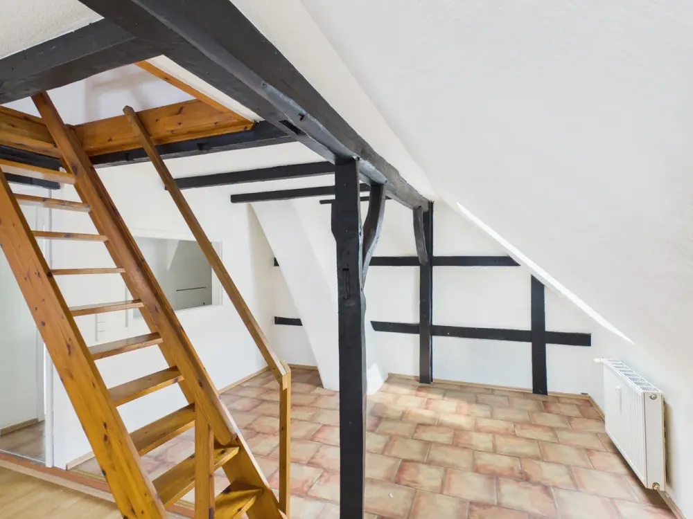 Wohnen mit Charakter, besondere 4-Zimmer-Wohnung über zwei Etagen