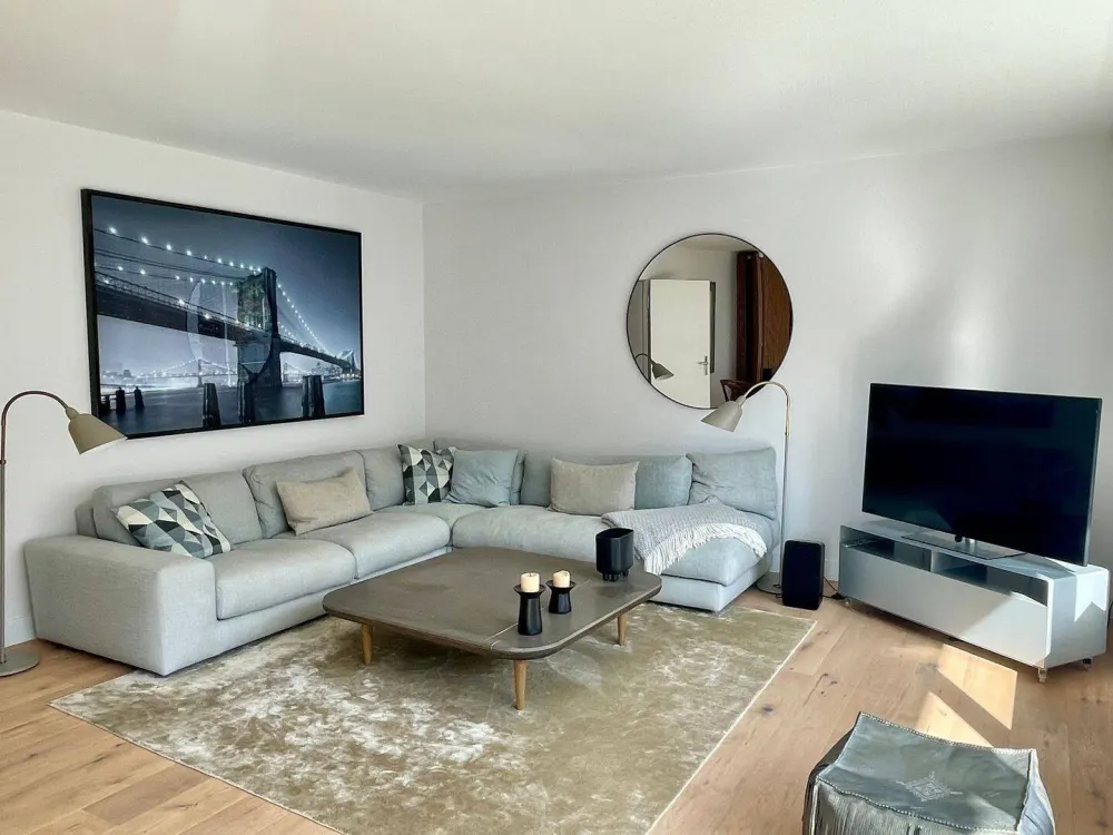 Moderne möblierte Wohnung in Top Lage / Alsternah