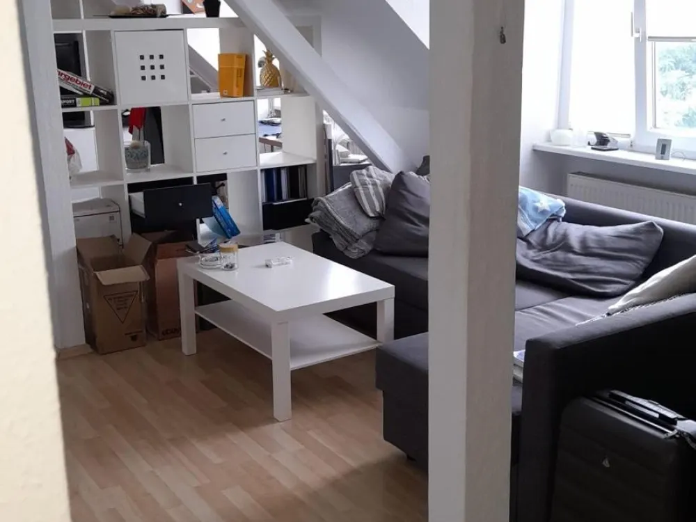 Helle Dachgeschoss Wohnung ca. 35