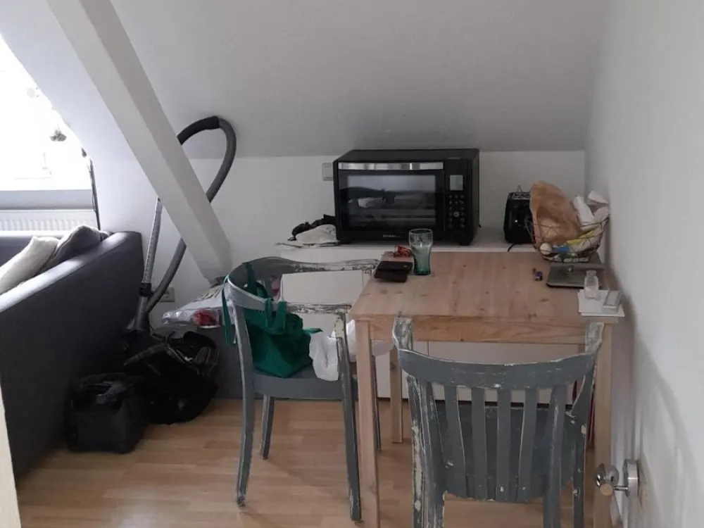 Helle Dachgeschoss Wohnung ca. 35