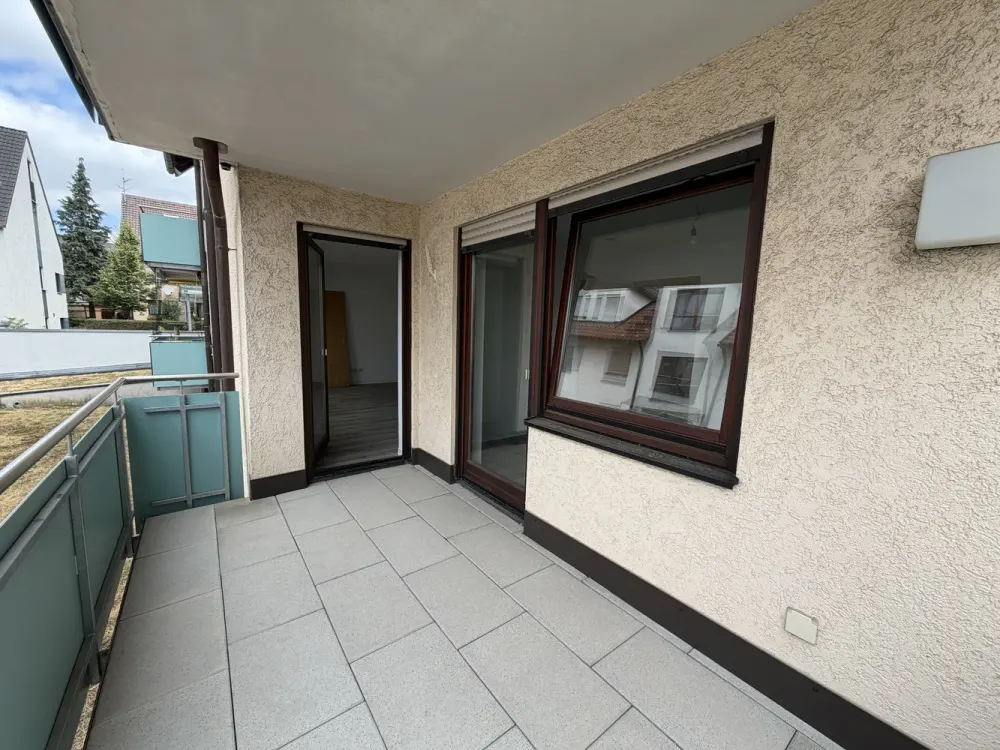 Top- modernisierte 3,5 Zi- Wohnung mit Balkon und HMS in Ludwigsburg-Pflugfelden