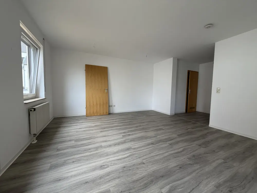 Top- modernisierte 3,5 Zi- Wohnung mit Balkon und HMS in Ludwigsburg-Pflugfelden