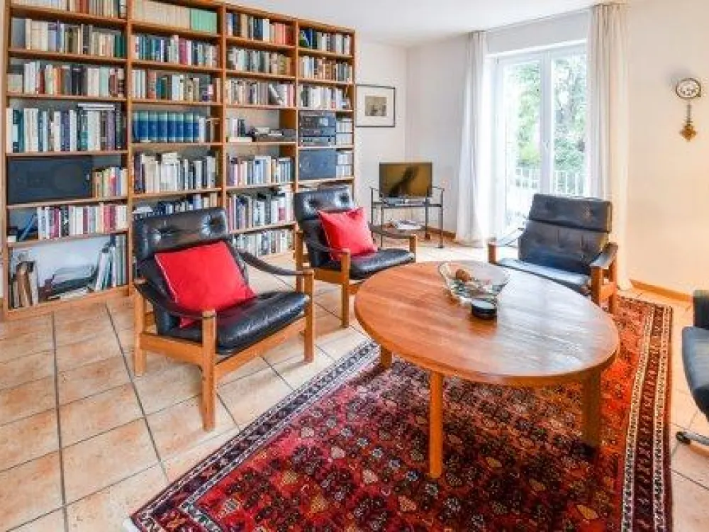 Schöne 2-Zimmer-Wohnung mit großer Terrasse & Altstadtblick