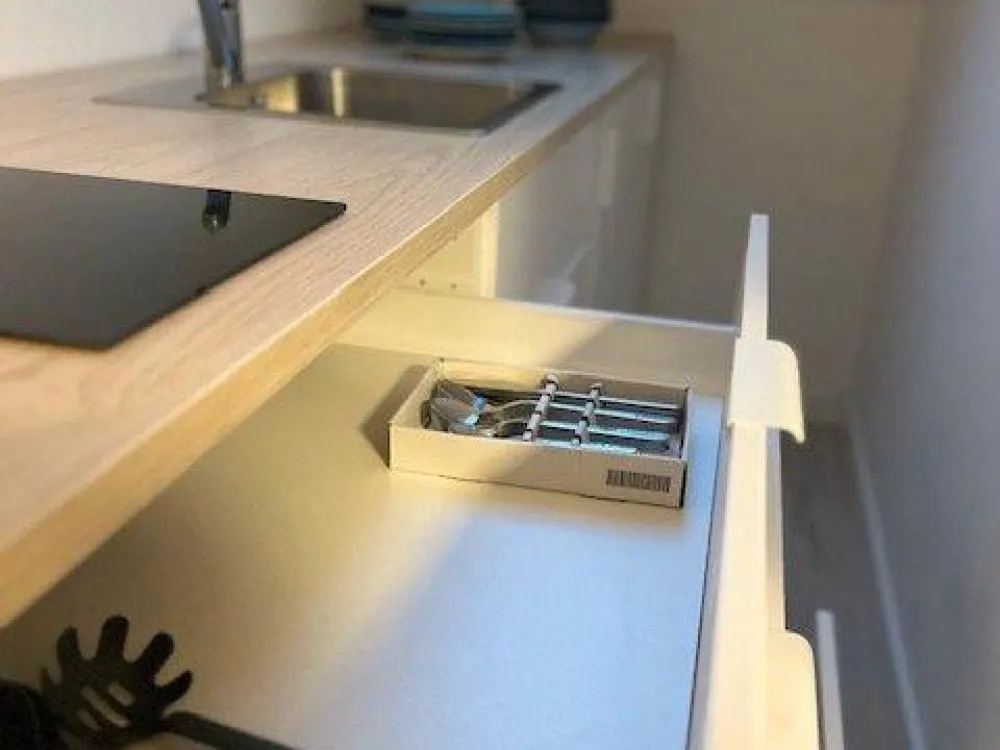 Voll möblierte, neu sanierte 2-Zimmer-Dachwohnung 54 m2