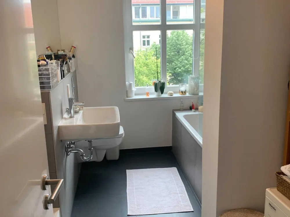 DACHGESCHOSS - Available from 10th October for 2 to 7 months